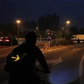 Chaleco señalizador LED para deportistas nocturnos